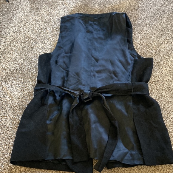 VTG GAP women’s vest sz m black viscose wool pockets & back tie silk like back - Picture 4 of 4